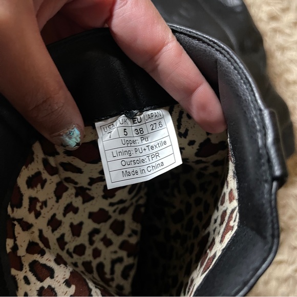 Black Cowboy Boots Women (Size 7) - Picture 3 of 4